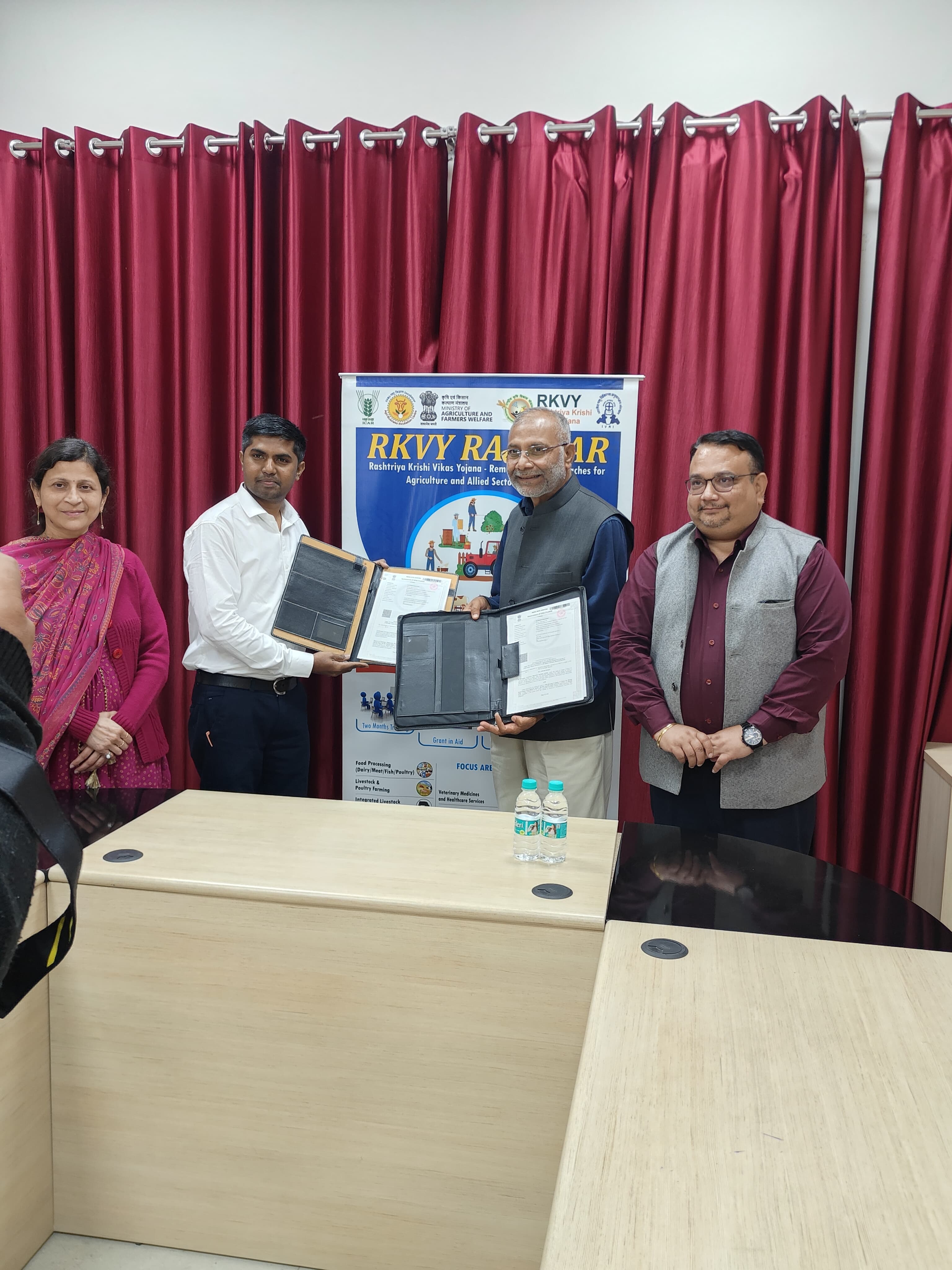 PVD India team with IVRI Director, formalizing the research collaboration